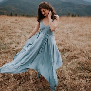 The perfect engagement photo dress